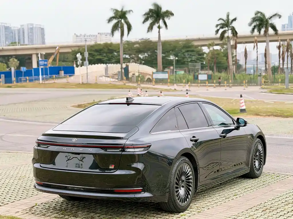 Toyota Crown Import 2024 2.5L Supreme Edition 2024 - thumbnail 5