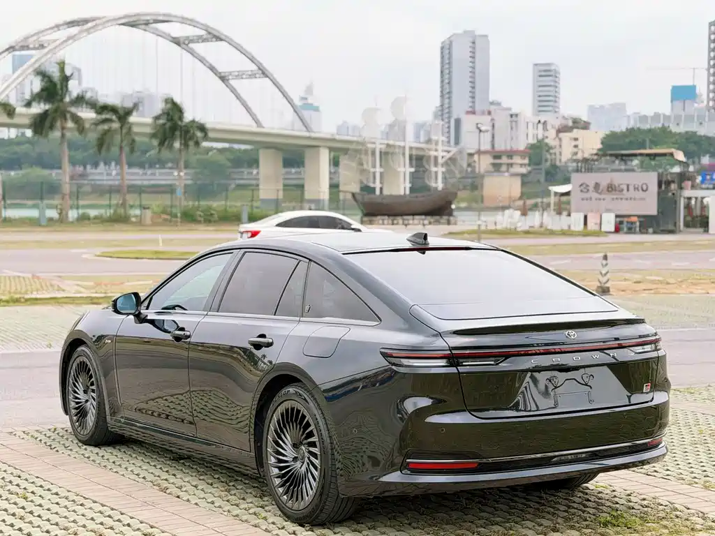 Toyota Crown Import 2024 2.5L Supreme Edition 2024 - thumbnail 6