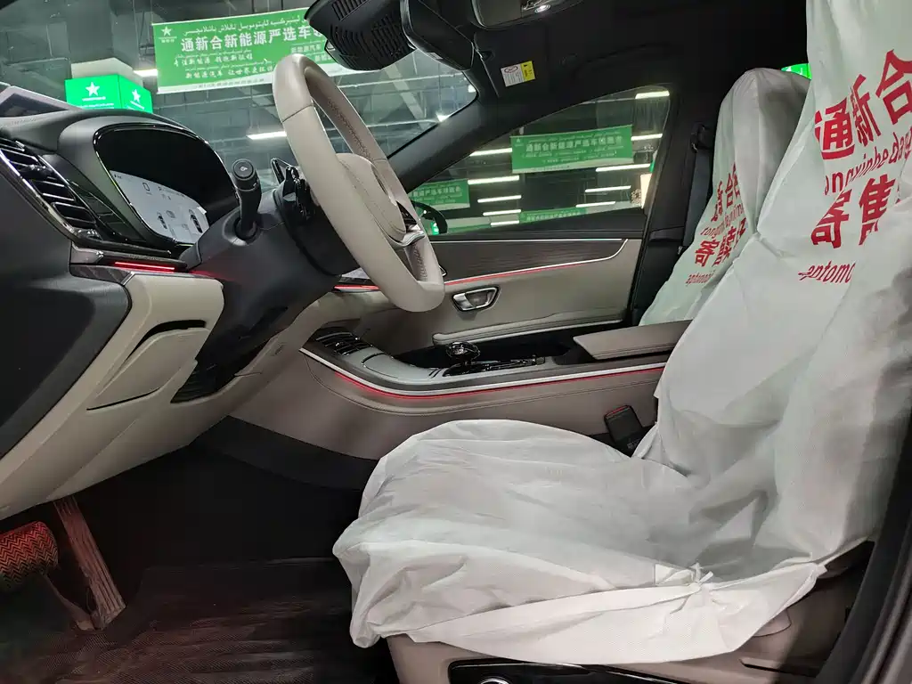 BYD BYD Han 2025 EV 701km LiDAR Smart Driving Edition 2025 - thumbnail 4