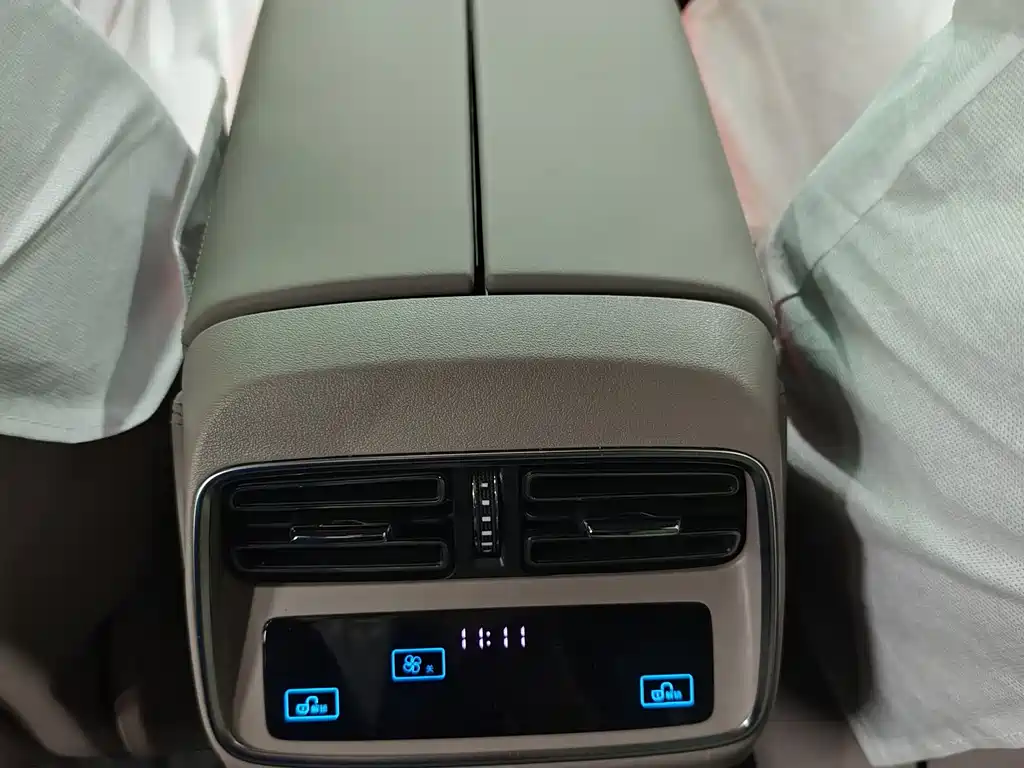 BYD BYD Han 2025 EV 701km LiDAR Smart Driving Edition 2025 - thumbnail 16
