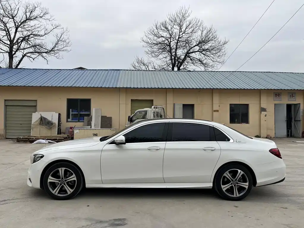 Mercedes-Benz Mercedes-Benz E-Class 2020 Facelift E 260 L Sport 2020 - thumbnail 4