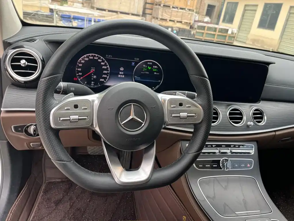 Mercedes-Benz Mercedes-Benz E-Class 2020 Facelift E 260 L Sport 2020 - thumbnail 9