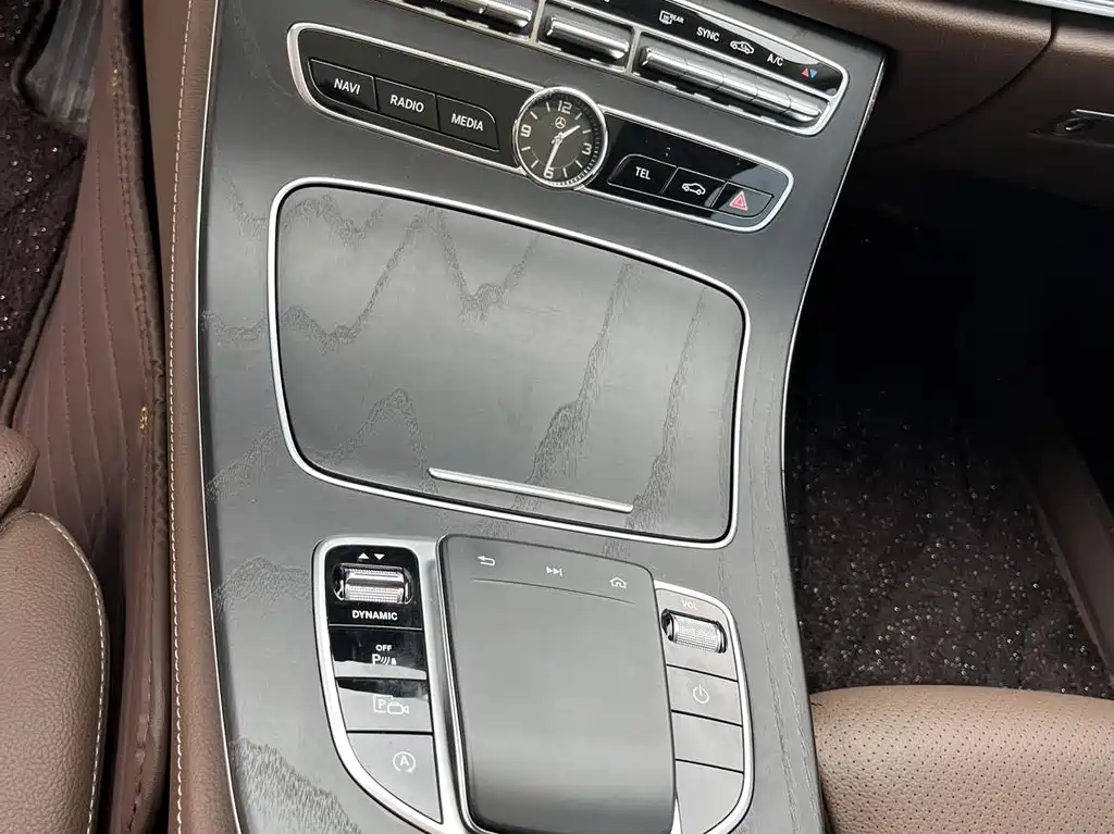 Mercedes-Benz Mercedes-Benz E-Class 2020 Facelift E 260 L Sport 2020 - thumbnail 11