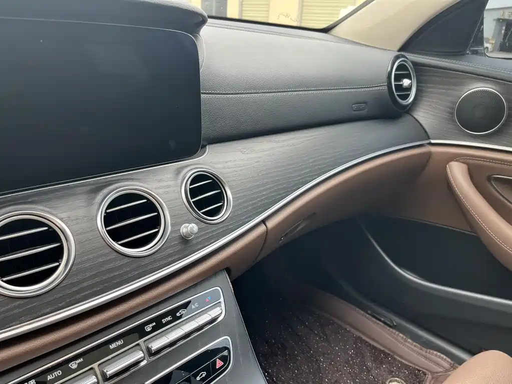Mercedes-Benz Mercedes-Benz E-Class 2020 Facelift E 260 L Sport 2020 - thumbnail 13