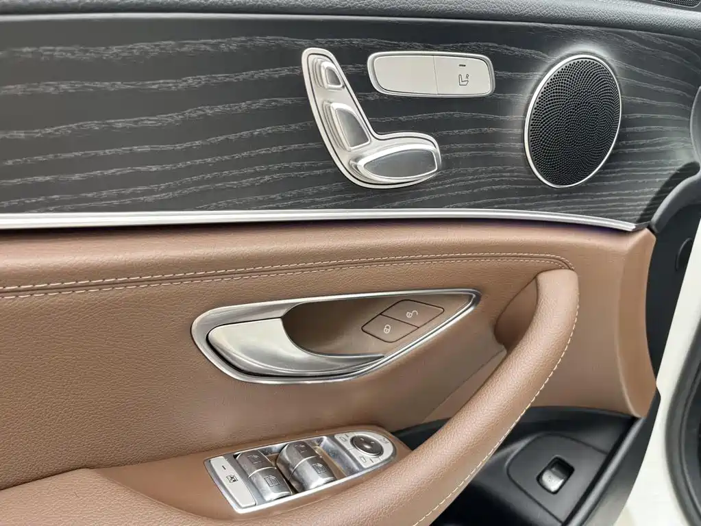 Mercedes-Benz Mercedes-Benz E-Class 2020 Facelift E 260 L Sport 2020 - thumbnail 15