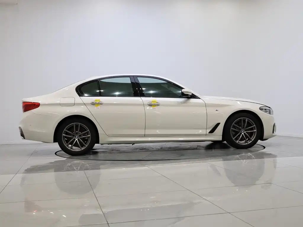 BMW BMW 5 Series (Import) 2018 525i M Sport Package 2018 - thumbnail 7