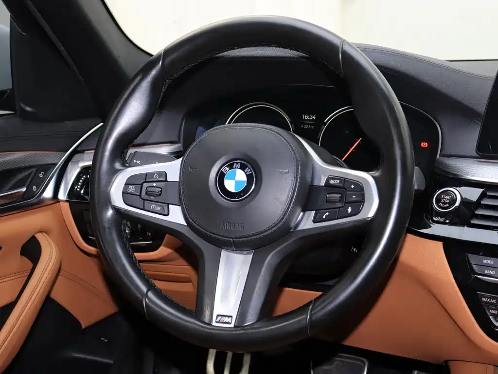 BMW BMW 5 Series (Import) 2018 525i M Sport Package 2018 - thumbnail 19