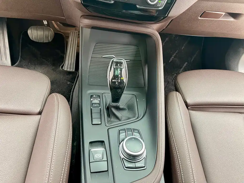 BMW BMW X1 2021 sDrive25Li Leading Edition 2021 - thumbnail 12