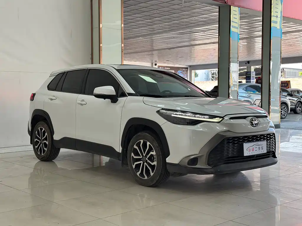 Toyota Frontlander 2023 2.0L CVT Luxury Edition 2023 - thumbnail 3
