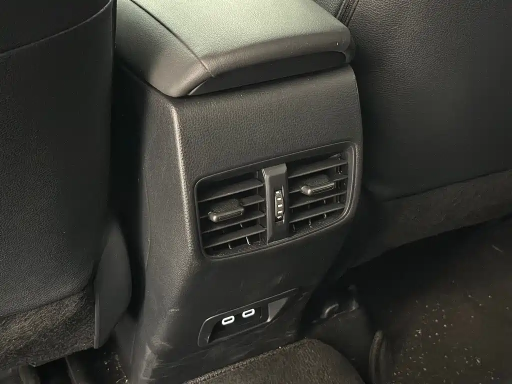 Toyota Frontlander 2023 2.0L CVT Luxury Edition 2023 - thumbnail 9