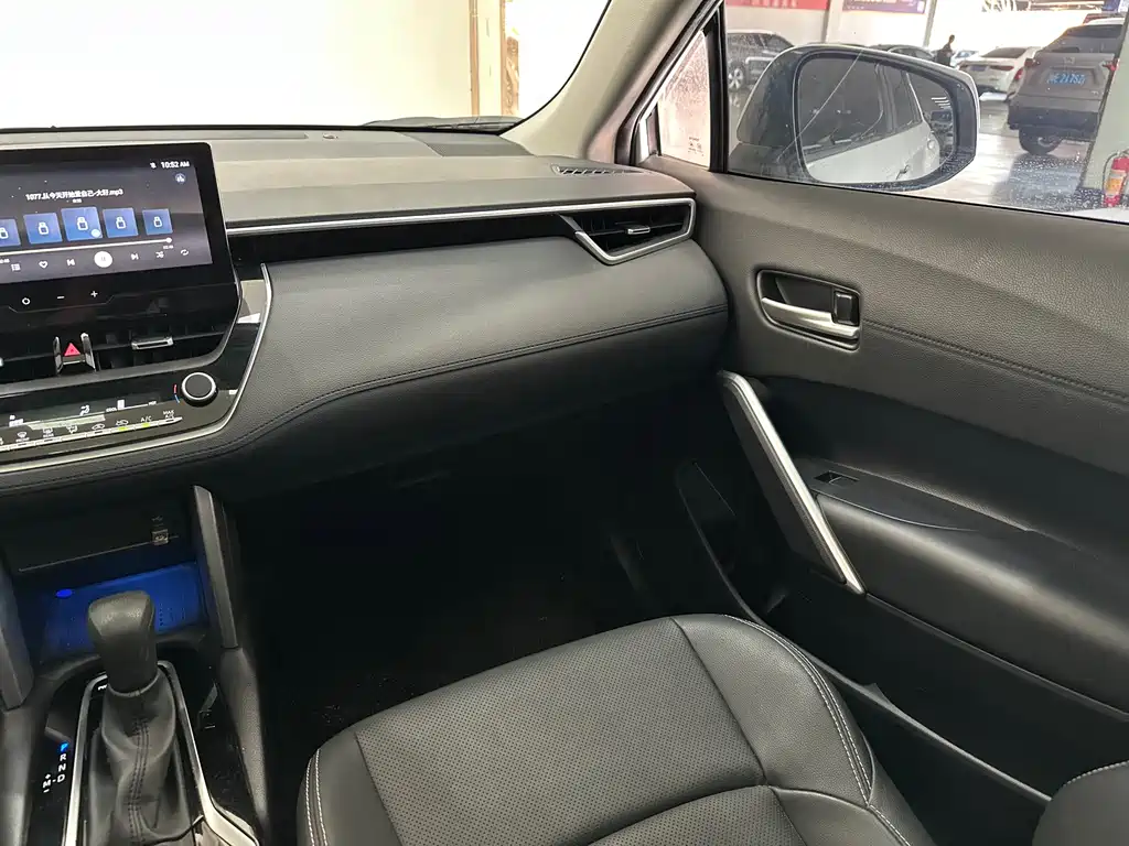 Toyota Frontlander 2023 2.0L CVT Luxury Edition 2023 - thumbnail 13