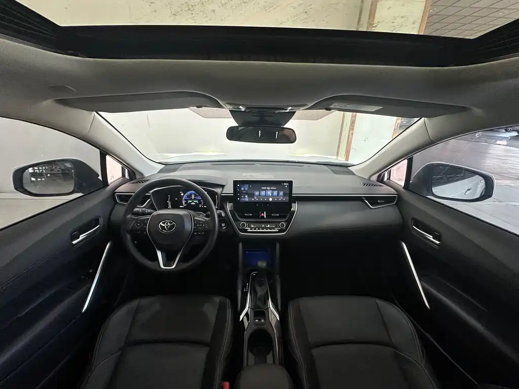 Toyota Frontlander 2023 2.0L CVT Luxury Edition 2023 - thumbnail 14