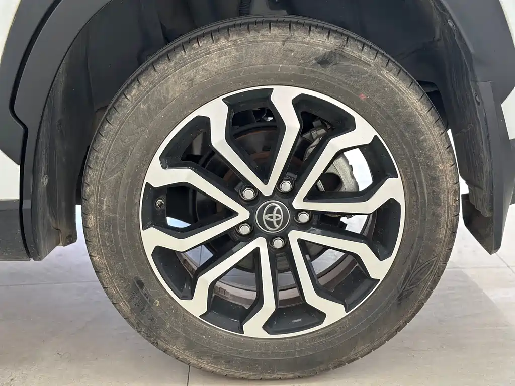 Toyota Frontlander 2023 2.0L CVT Luxury Edition 2023 - thumbnail 19