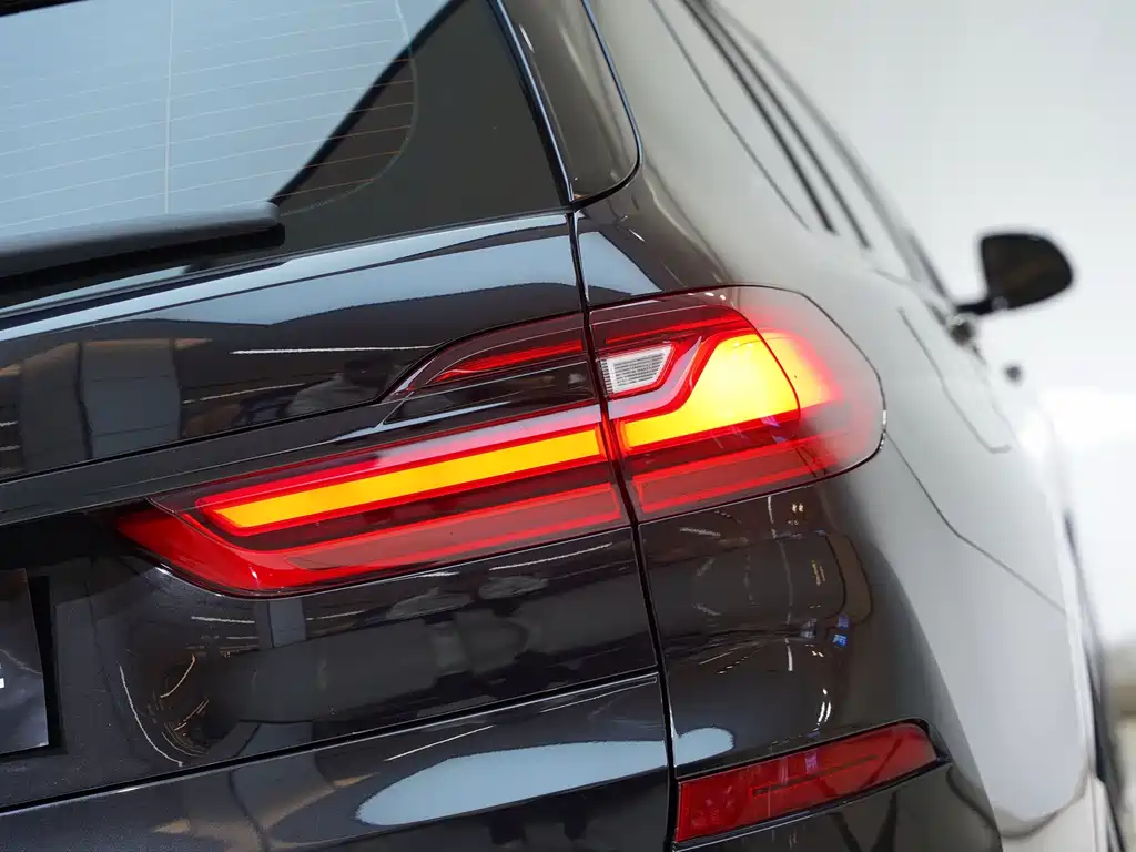BMW BMW X7 2020 xDrive40i M Sport Package 2020 - thumbnail 8