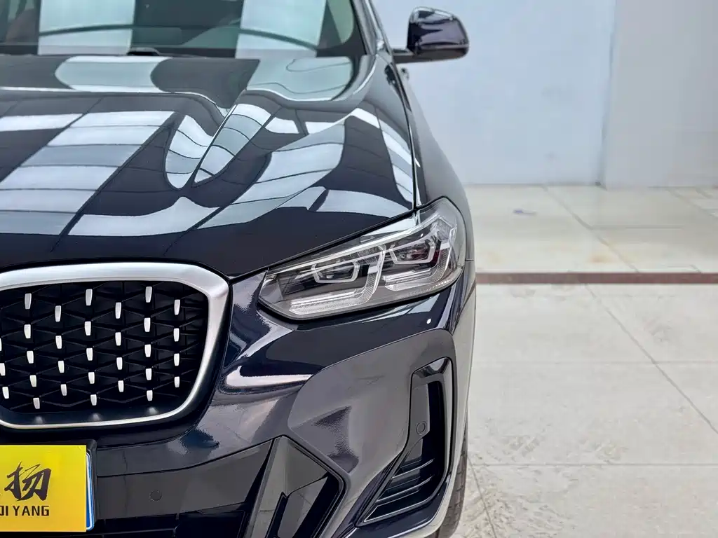 BMW BMW X4 2022 xDrive 25i M Sport Package 2022 - thumbnail 4