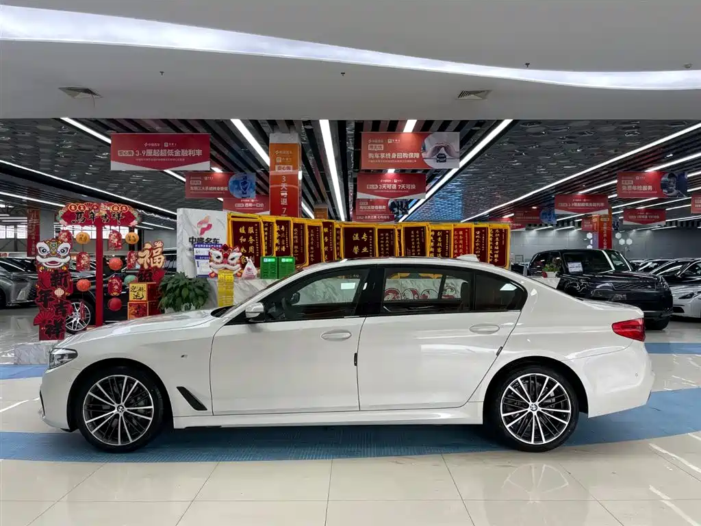 BMW BMW 5 Series 2019 Facelift 530Li Leading Edition M Sport Package 2019 - thumbnail 4
