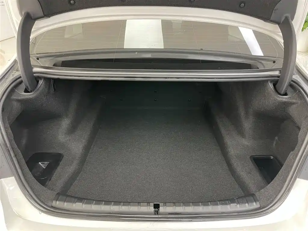 BMW BMW 5 Series 2019 Facelift 530Li Leading Edition M Sport Package 2019 - thumbnail 28