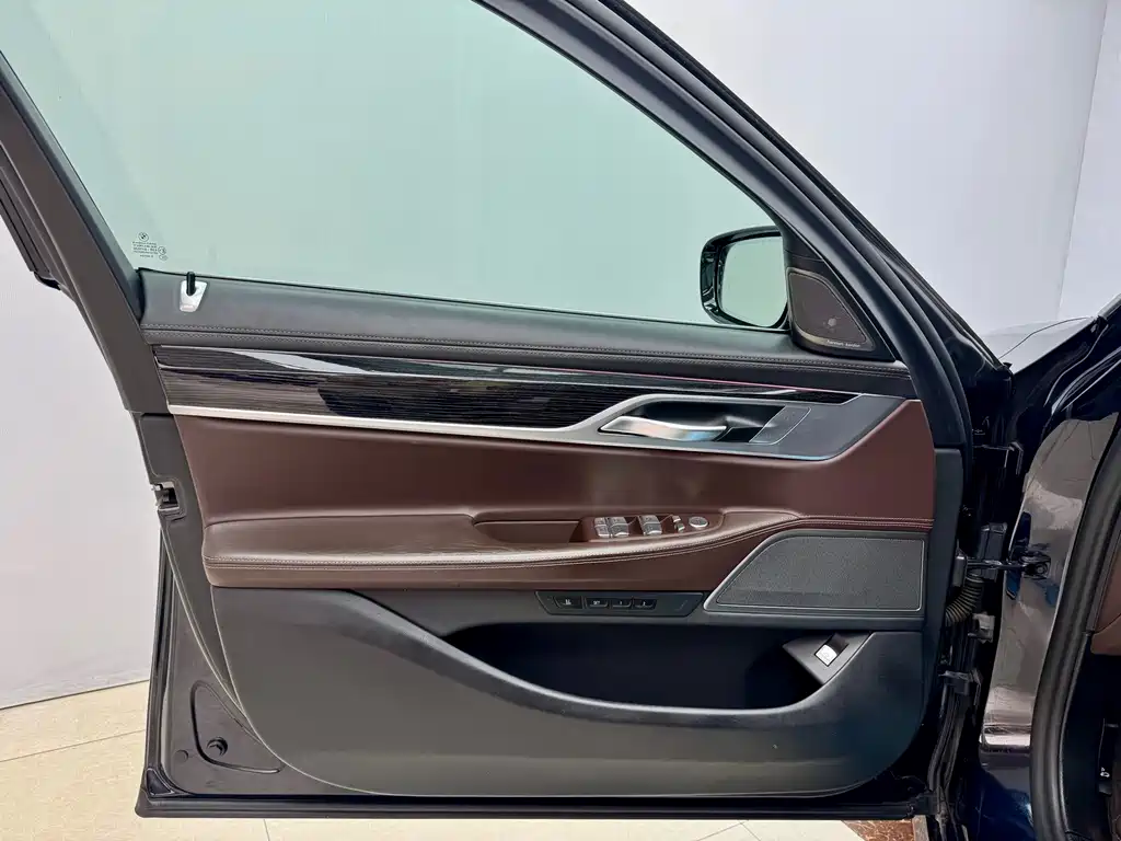 BMW 2021 BMW 7 Series 730Li M Sport Package 2021 - thumbnail 8