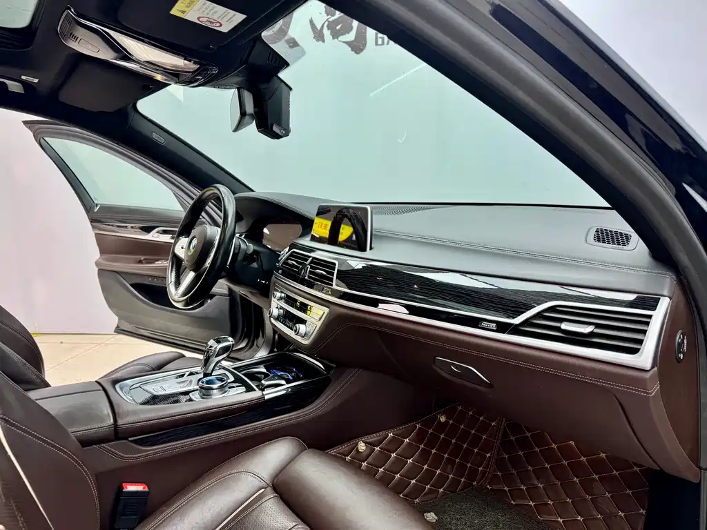 BMW 2021 BMW 7 Series 730Li M Sport Package 2021 - thumbnail 16