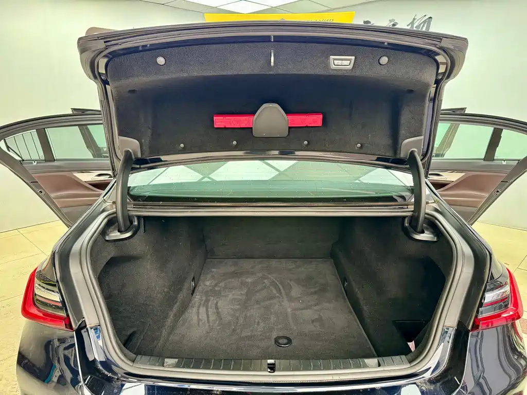 BMW 2021 BMW 7 Series 730Li M Sport Package 2021 - thumbnail 26