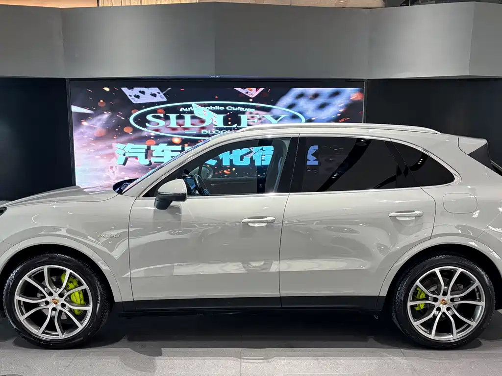 Porsche Porsche Cayenne E-Hybrid 2020 - thumbnail 3