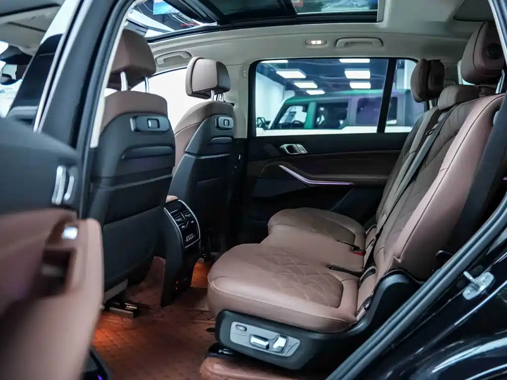 BMW BMW X7 2023 xDrive40i Leading Edition Luxury Package 2023 - thumbnail 4