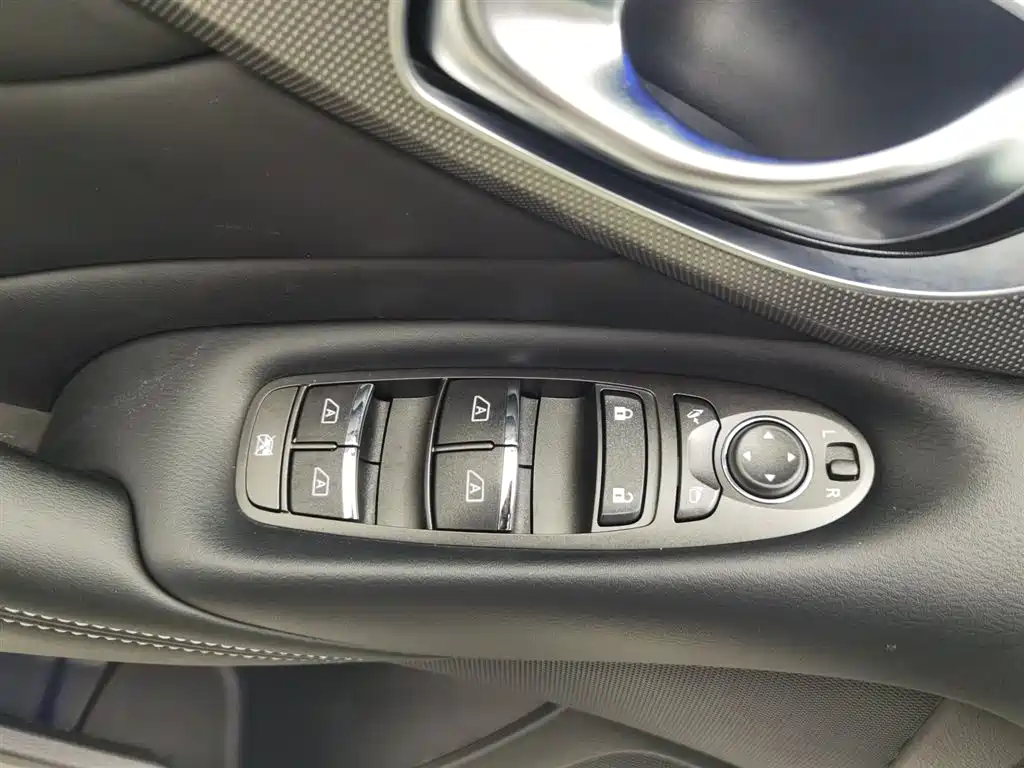 Infiniti Infiniti Q50L 2.0T Yixiang Edition 2023 - thumbnail 9