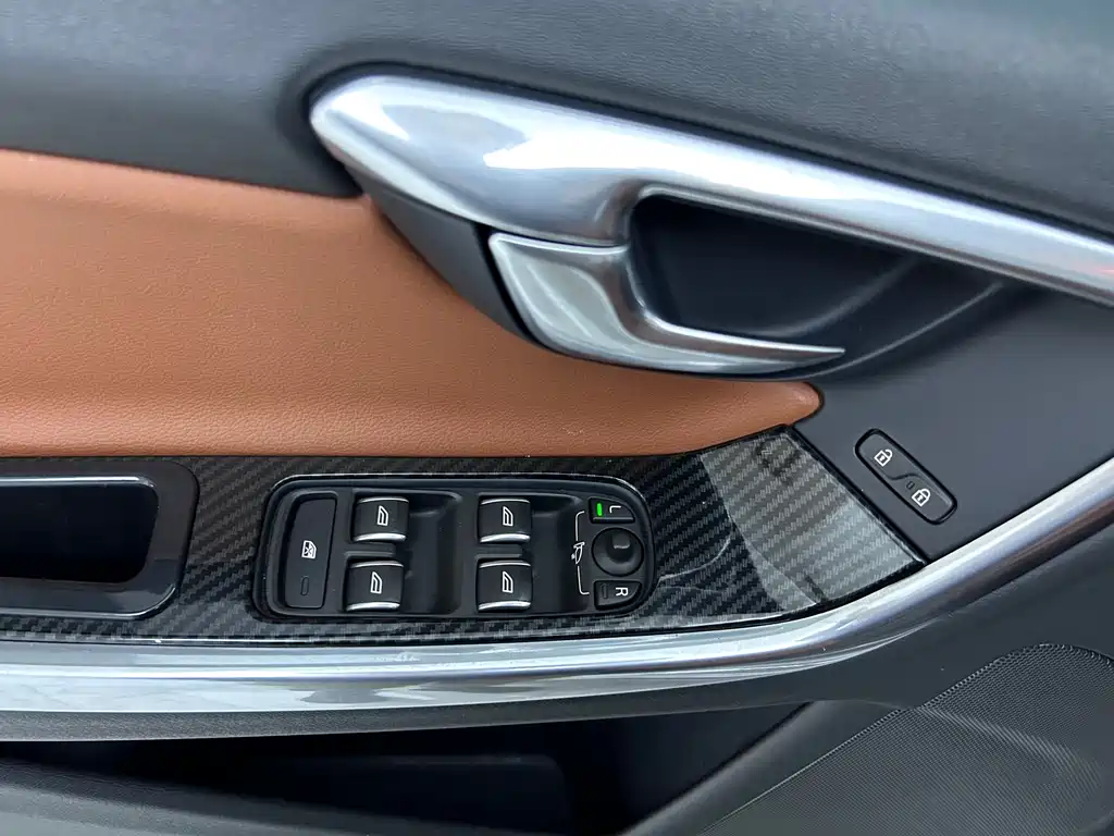 Volvo Volvo S60L T3 2018 - thumbnail 12