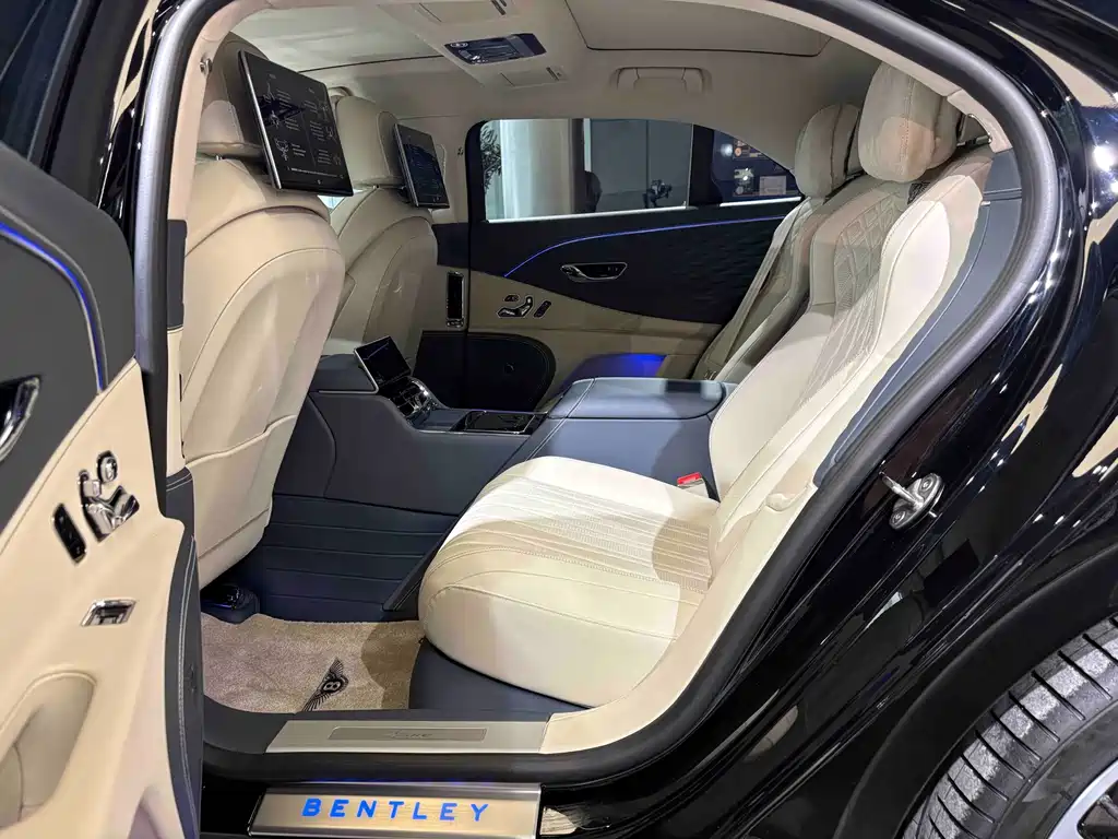 Bentley Bentley Flying Spur 2023 4.0T V8 Azure Edition 2024 - thumbnail 15