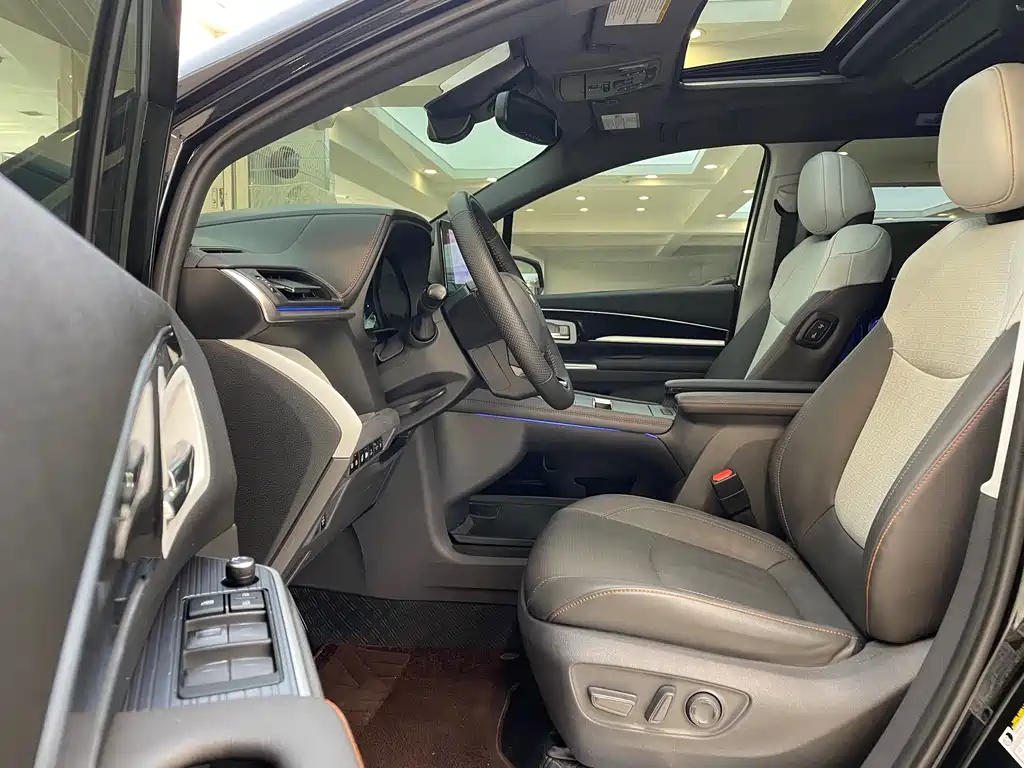 Toyota 2022 Toyota Sienna 2.5L US Spec 2022 - thumbnail 8