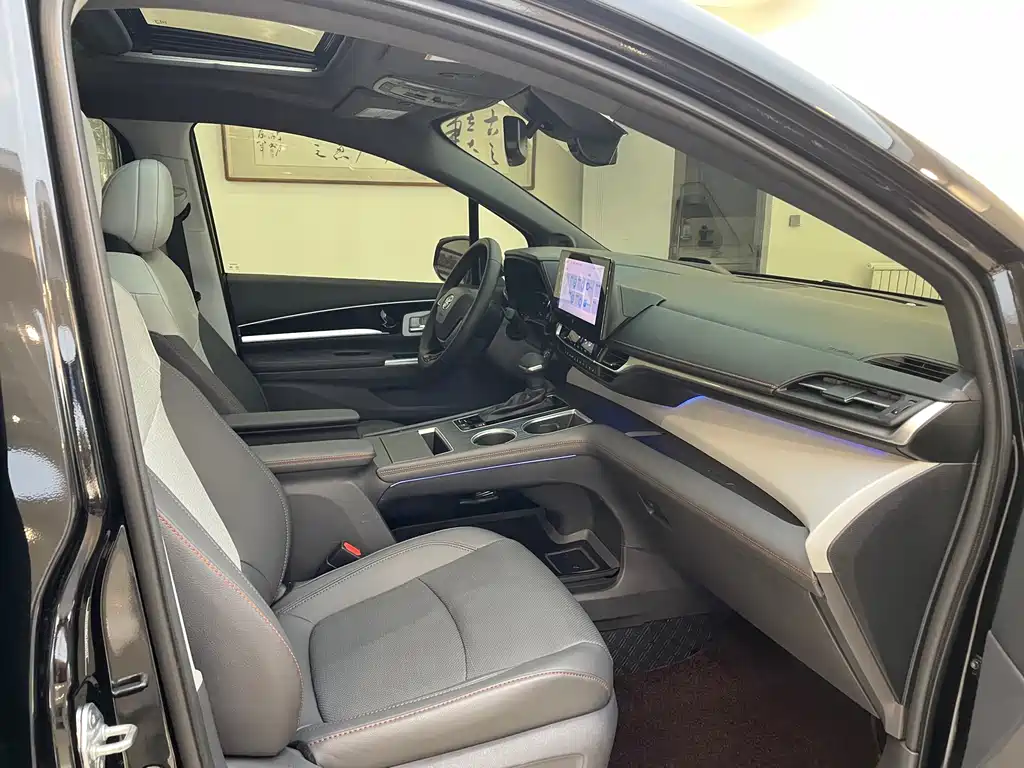 Toyota 2022 Toyota Sienna 2.5L US Spec 2022 - thumbnail 10