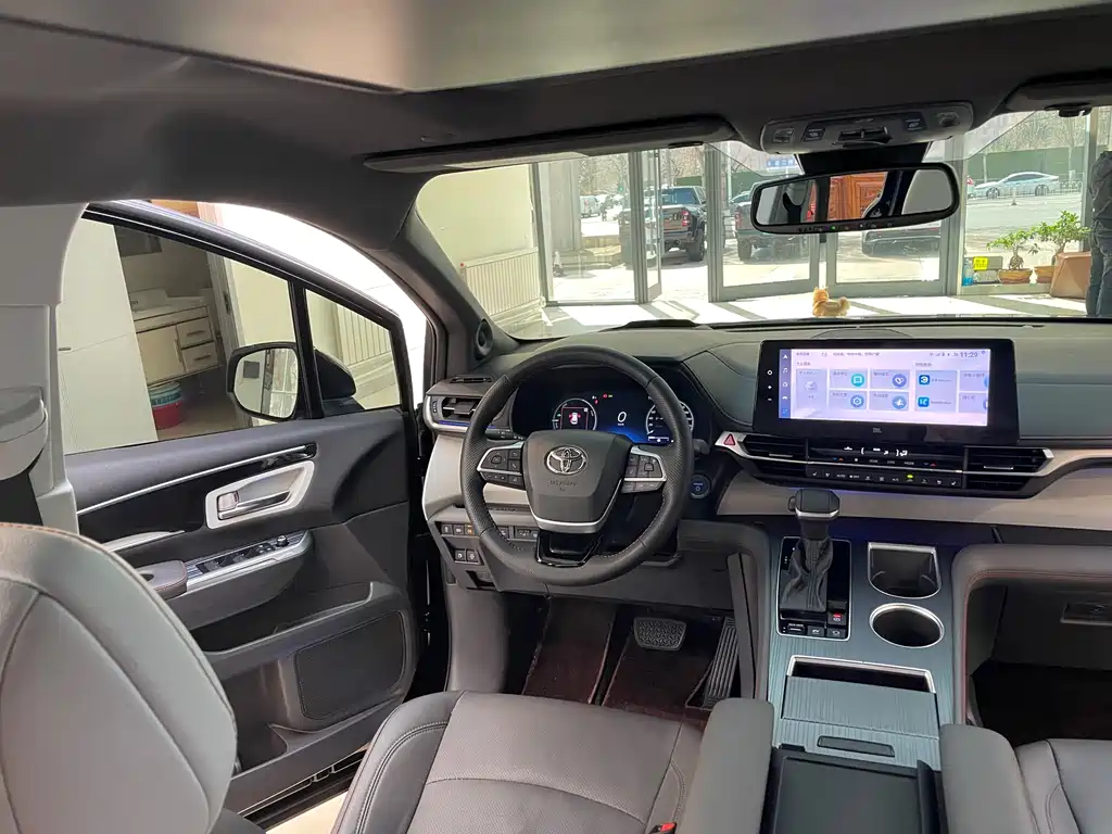 Toyota 2022 Toyota Sienna 2.5L US Spec 2022 - thumbnail 26