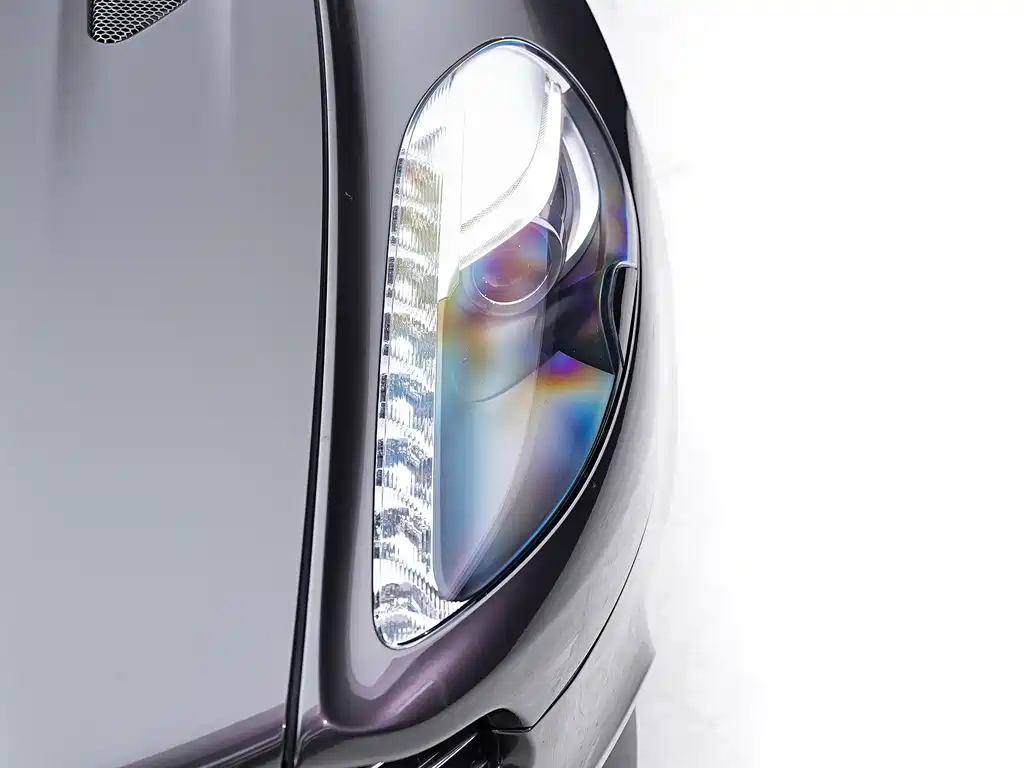 Aston Martin Aston Martin Vanquish 2013 6.0L Standard 2016 - thumbnail 9