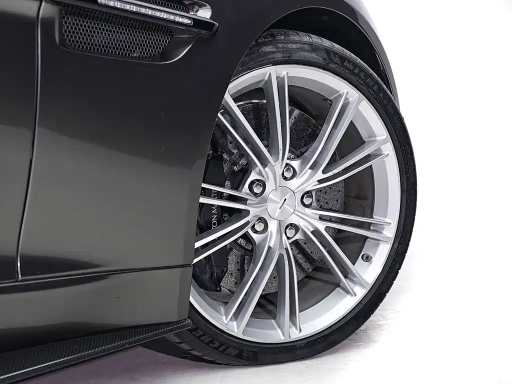 Aston Martin Aston Martin Vanquish 2013 6.0L Standard 2016 - thumbnail 10