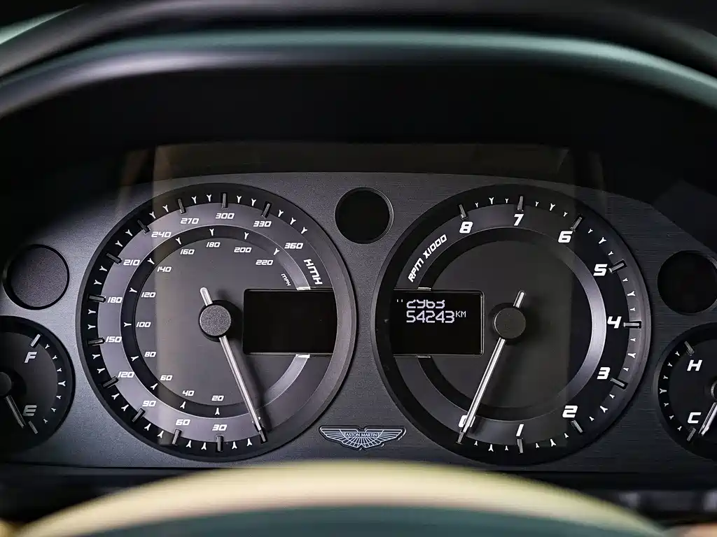 Aston Martin Aston Martin Vanquish 2013 6.0L Standard 2016 - thumbnail 22