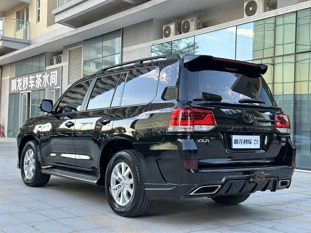 Toyota Land Cruiser (Import) 2020 5.7L Middle East Edition 2020 - thumbnail 6