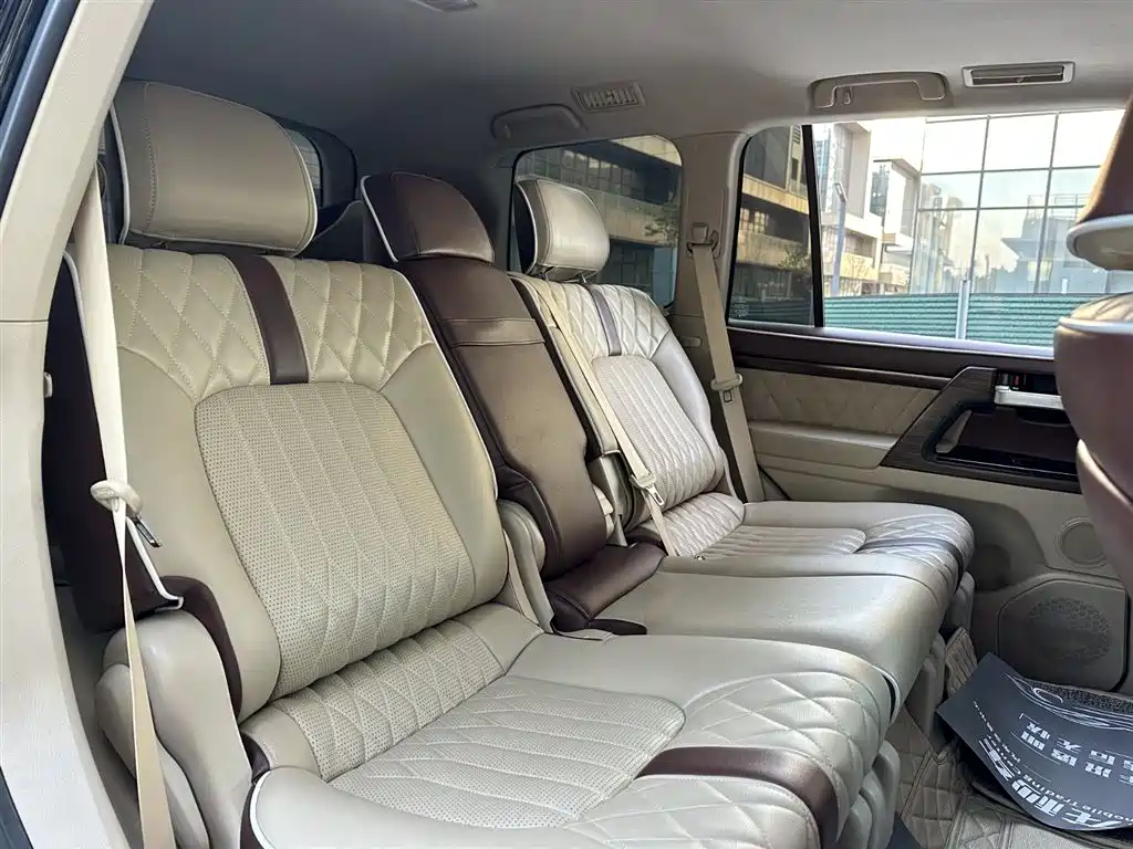 Toyota Land Cruiser (Import) 2020 5.7L Middle East Edition 2020 - thumbnail 13