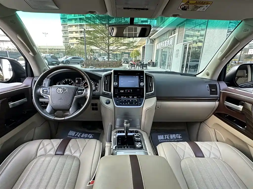 Toyota Land Cruiser (Import) 2020 5.7L Middle East Edition 2020 - thumbnail 14
