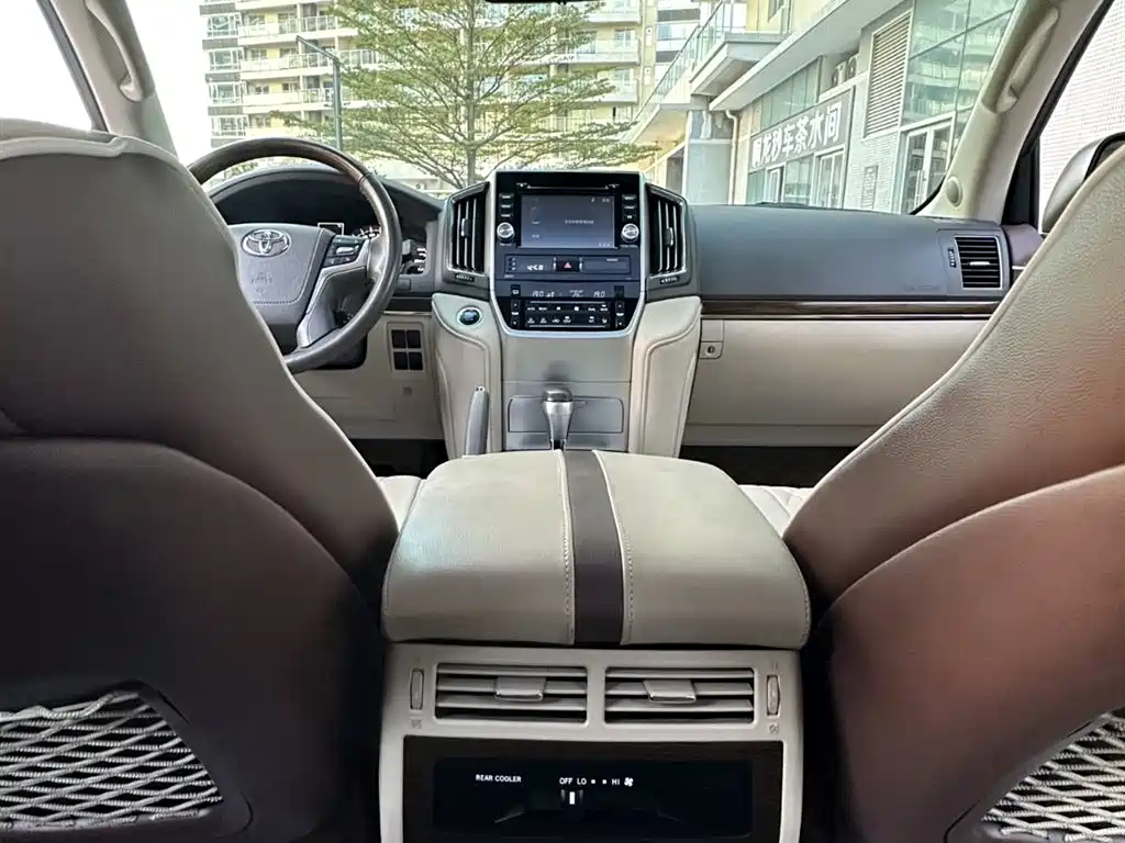 Toyota Land Cruiser (Import) 2020 5.7L Middle East Edition 2020 - thumbnail 17