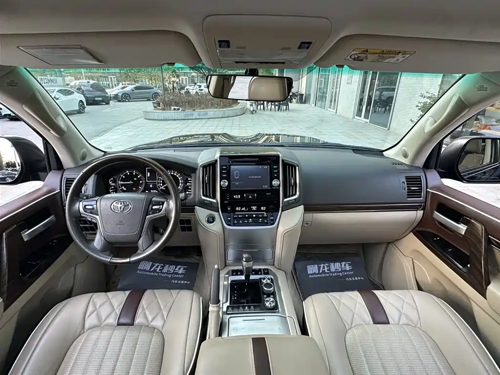 Toyota Land Cruiser (Import) 2020 5.7L Middle East Edition 2020 - thumbnail 19