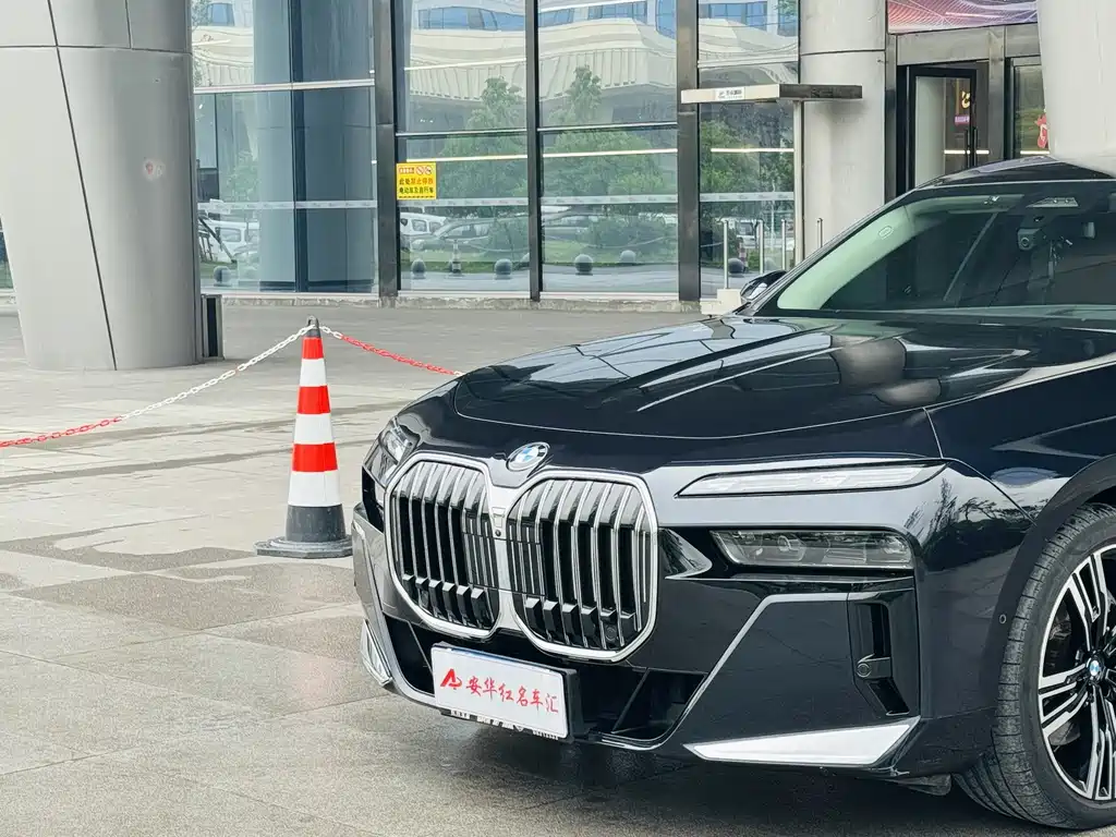 BMW BMW 7 Series 2023 740Li Leading Edition M Sport Package 2024 - thumbnail 6