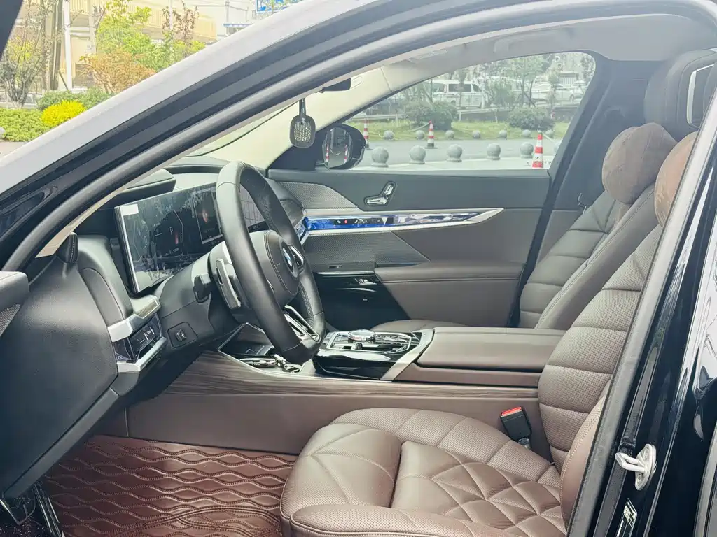 BMW BMW 7 Series 2023 740Li Leading Edition M Sport Package 2024 - thumbnail 13