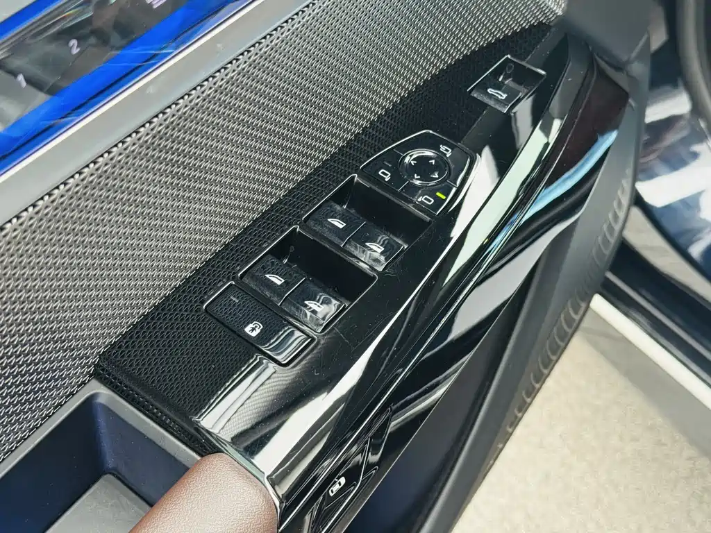 BMW BMW 7 Series 2023 740Li Leading Edition M Sport Package 2024 - thumbnail 18
