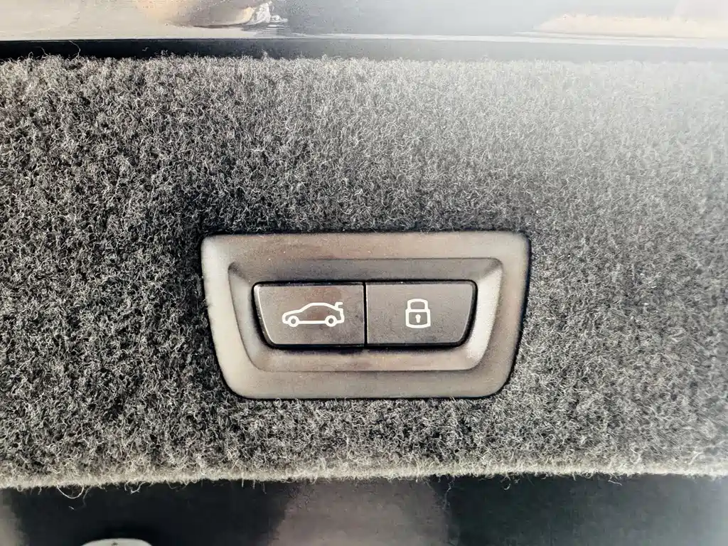 BMW BMW 7 Series 2023 740Li Leading Edition M Sport Package 2024 - thumbnail 27