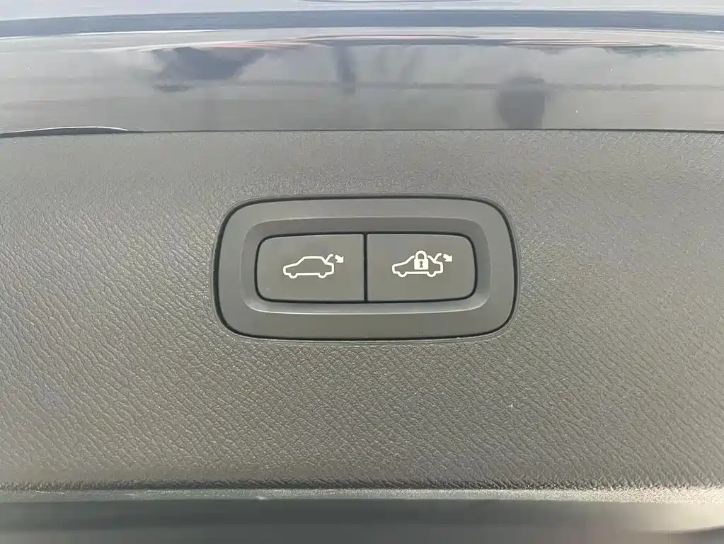 Volvo Volvo XC90 T6 Inscription 5-Seater 2017 - thumbnail 30
