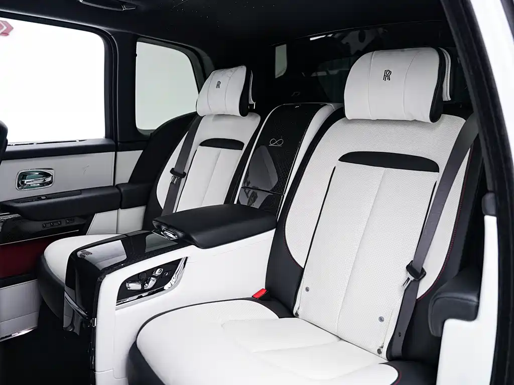 Rolls-Royce Cullinan 2020 Black Badge 2021 - thumbnail 14