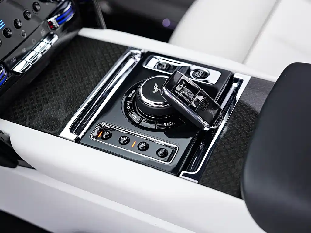 Rolls-Royce Cullinan 2020 Black Badge 2021 - thumbnail 19