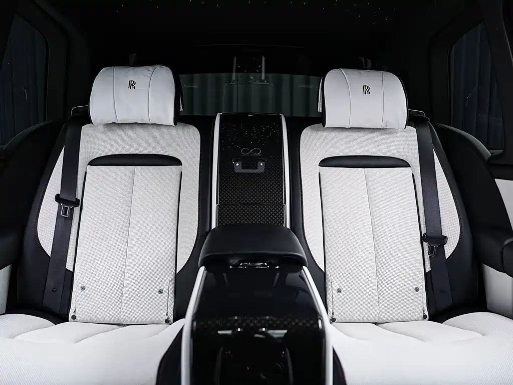 Rolls-Royce Cullinan 2020 Black Badge 2021 - thumbnail 25