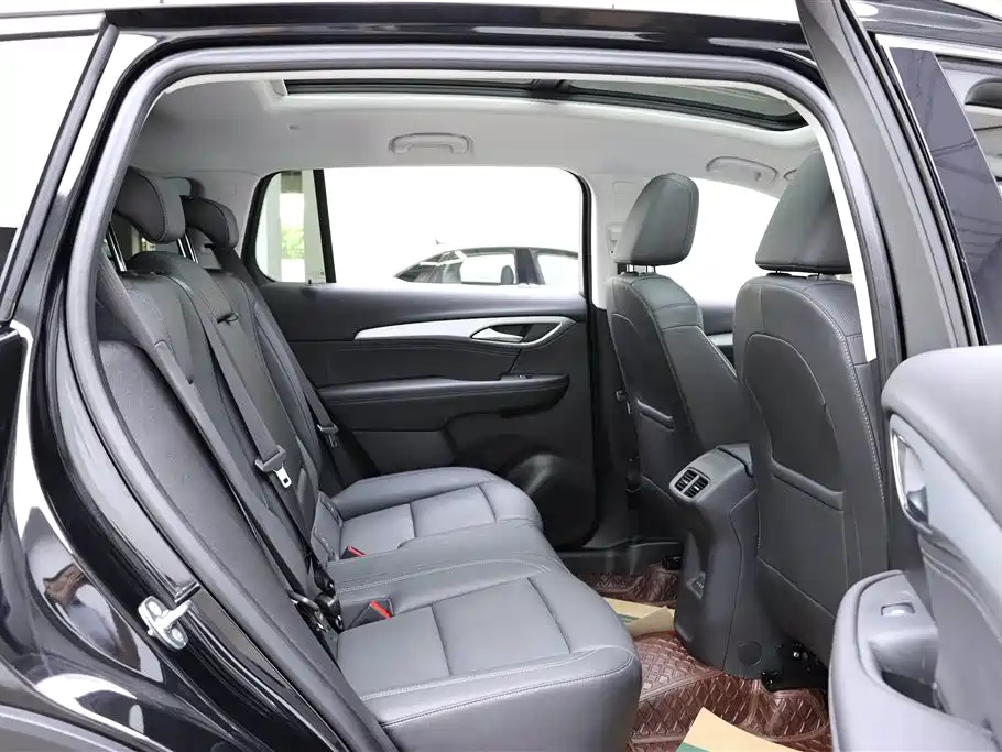 Buick Buick Envision Plus 2025 28T FWD Platinum Edition 2025 - thumbnail 17