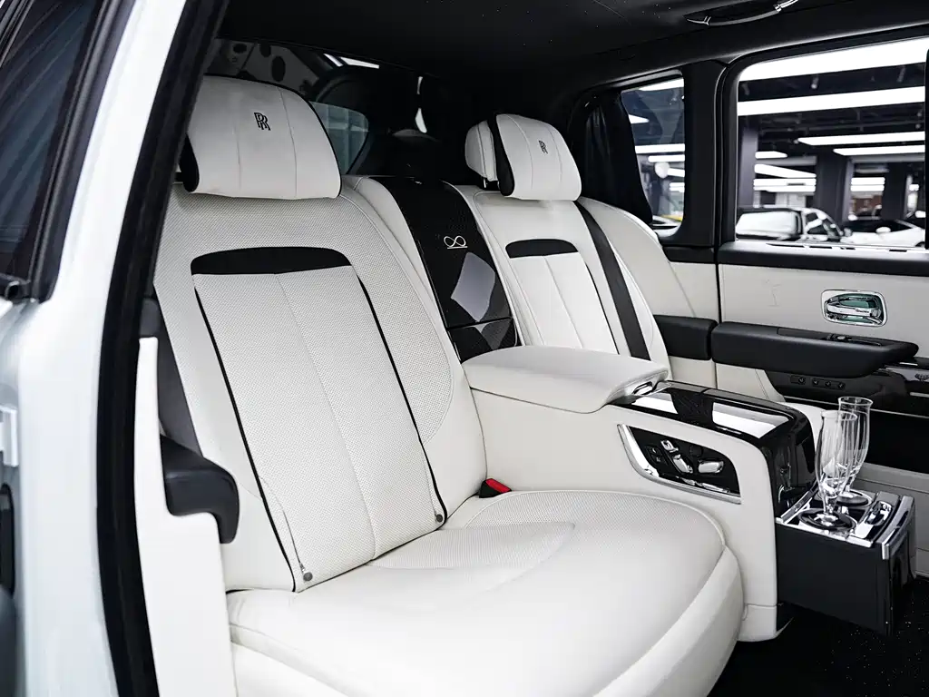 Rolls-Royce Cullinan 2020 Black Badge 2020 - thumbnail 16